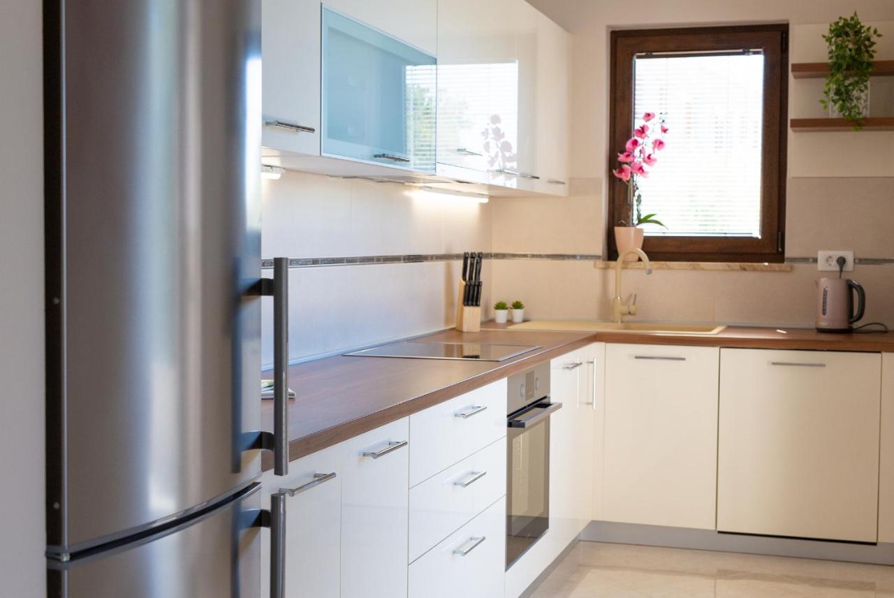 Luxury Apartments Villa Stina Pinezići Dış mekan fotoğraf